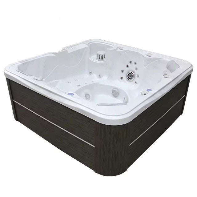 Luxury Jacuzzi HydroFlow Outdoor Spa